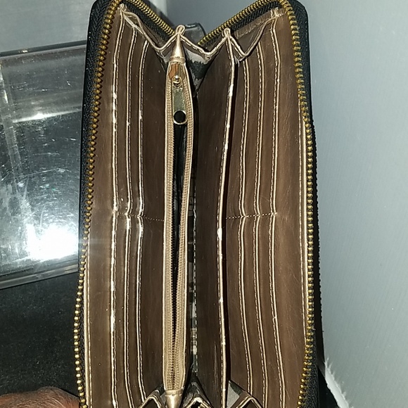 084 Anne Klein leather wallet. Size Os - Picture 4 of 8